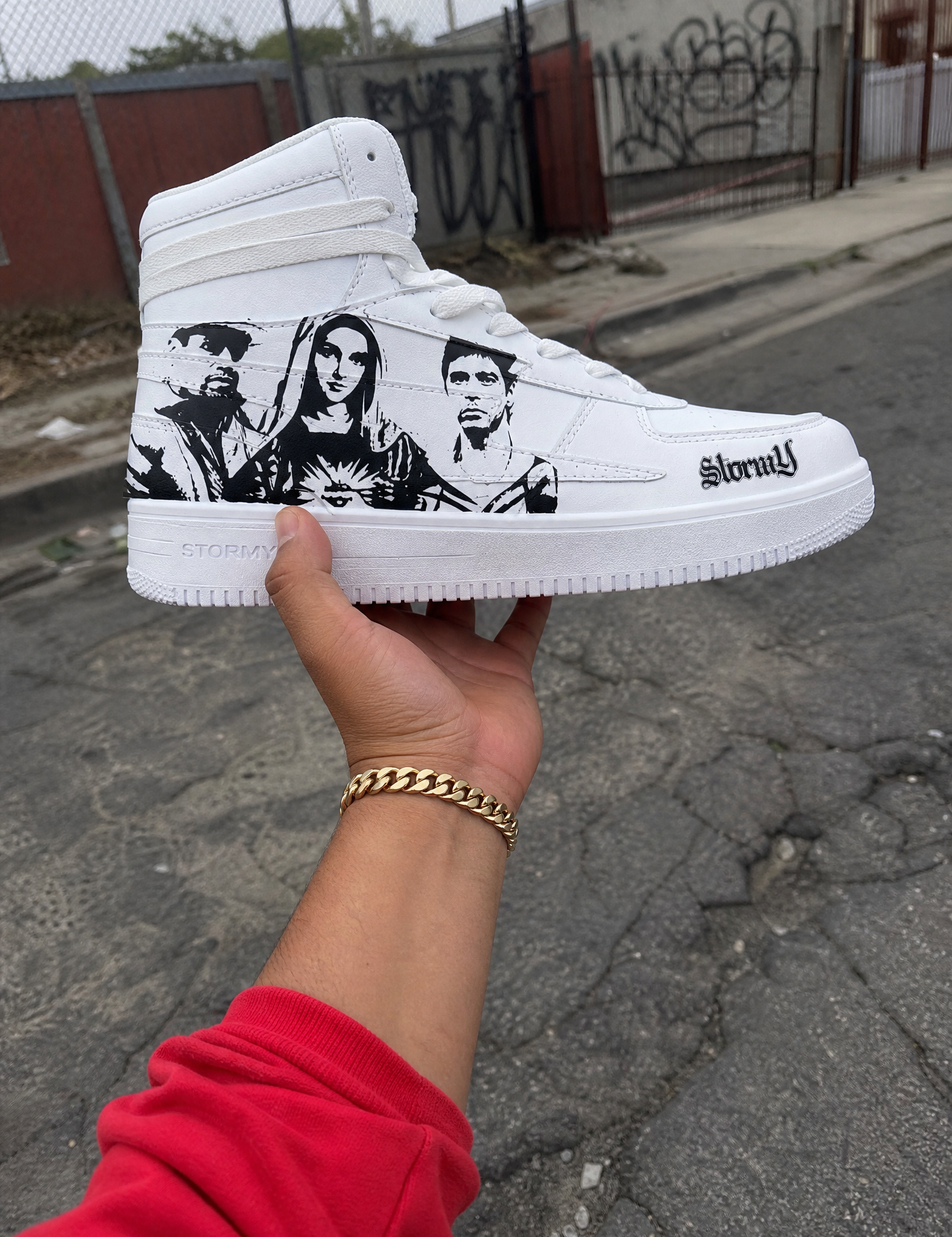 GeneratedwithKive.ai-Whitehigh-topsneakerUltra-realisticRAWhandheldmobilephonephoto_capturedfromthemodel_sownpointofviewasifheiscasuallytakingaquicksmartphonepicture.Thecamer_10.png